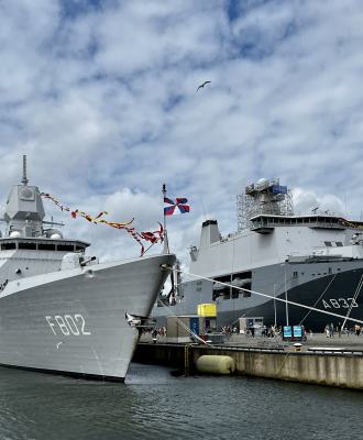 Zr.Ms. De Zeven Provinciën (F802)